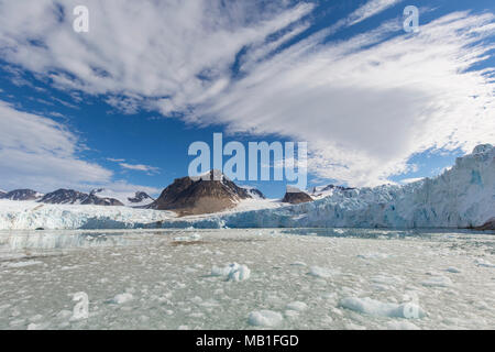 Smeerenburgbreen, Gletscher in der Nähe von Reuschhalvøya in Albert I mündet Land in Bjørnfjorden, inneren Teil des Smeerenburgfjorden, Svalbard, Norwegen Stockfoto