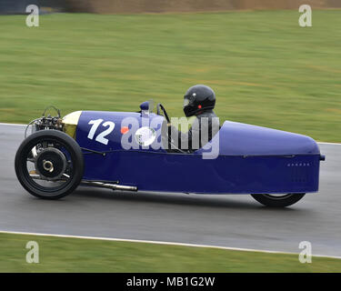 Sue Darbyshire, Morgan Super Aero, Kropf Schale, 76 Mitglieder treffen, England, Goodwood, März 2018, Sussex, Autosport, Autos, Rundstrecke, classic Stockfoto