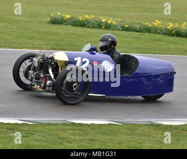 Sue Darbyshire, Morgan Super Aero, Kropf Schale, 76 Mitglieder treffen, England, Goodwood, März 2018, Sussex, Autosport, Autos, Rundstrecke, classic Stockfoto