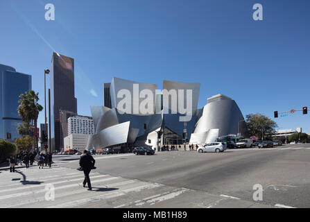 Die Walt Disney Concert Hall in 111 South Grand Avenue in Downtown Los Angeles, Kalifornien, USA Stockfoto