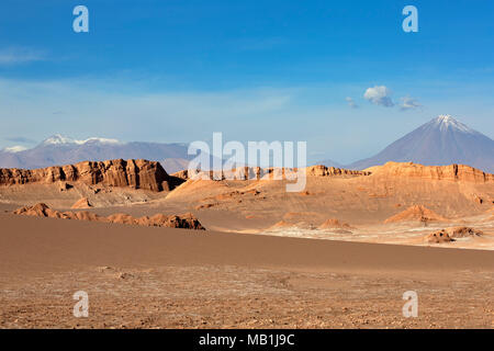 Sanddünen und Felsformationen, Valle de la Luna, Atacama-wüste, Chile Stockfoto