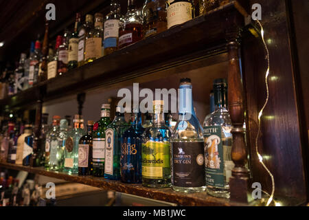 Haltbarkeit von Getränken an der Bar Stockfoto