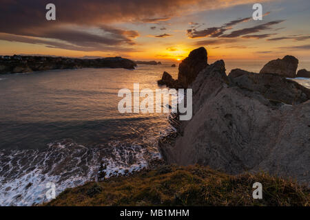 Sonnenuntergang in der Urros De Liencres. Kantabrien. Spanien. Stockfoto