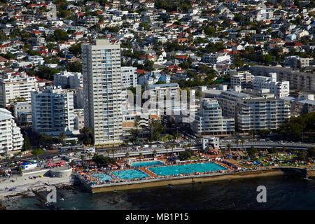 Sea Point Schwimmbad, Sea Point, Kapstadt, Südafrika - Antenne Stockfoto