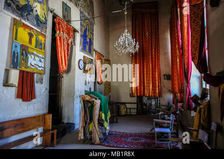 Aksum, Äthiopien - Januar 12, 2018: Innenansicht der Kirche Unserer Lieben Frau Maria von Zion, den heiligsten Ort für alle orthodoxen Äthiopier in Aksum. Stockfoto