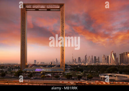 Dubai, Vereinigte Arabische Emirate, Januar 13th, 2018: Dubai Frame Gebäude bei Sonnenaufgang Stockfoto