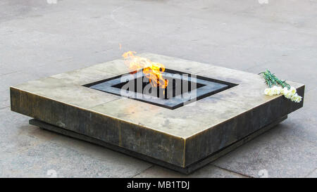 Russland, Saint Petersburg-June 16, 2012: Ewige Flamme auf dem Gebiet der Mars, dem zentralen Platz der Stadt Stockfoto