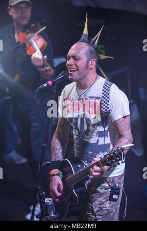 Hanley, Stoke-On-Trent, Großbritannien. 5. April 2018. Wilder Hund live auf der Sugarmill in Hanley durchführen. Stockfoto