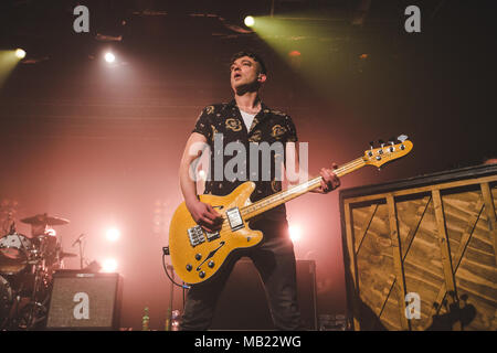 Sheffield, Großbritannien. April 5, 2018 Mark Cuppello der britischen Indie Band, The Courteeners, auch bei der Sheffield O2 Academy für eine spezielle Warm up Show der Band Arena in Manchester, 2018 Credit: Myles Wright/ZUMA Draht/Alamy leben Nachrichten Stockfoto