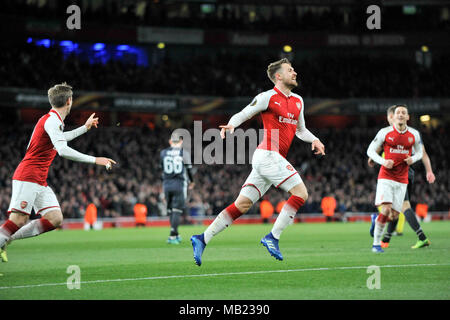 London, Großbritannien. 5 Apr, 2018. Von Arsenal Aaron Ramsey (C) feiert zählen während der UEFA Europa League Viertelfinale Hinspiel Fußballspiel zwischen Arsenal und CSKA Moskau, London, Großbritannien am 5. April 2018. Arsenal gewann das Spiel 4-1. Credit: Stephen Chung/Xinhua/Alamy leben Nachrichten Stockfoto