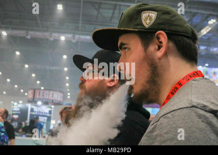 London, Großbritannien. 6. März 2018. Die 4 Vape Jam convention öffnet im ExCel center zieht Hunderte von vaping Enthusiasten in einem wachsenden Elektronische Zigarette Industrie in einer streng nicht rauchen Veranstaltungsort Credit: Amer ghazzal/Alamy leben Nachrichten Stockfoto