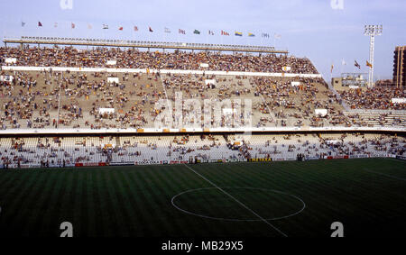 FIFA WM-Espana 1982 (Spanien 1982) 20.06.1982, Estadio Luis Casanova, Valencia. FIFA Fußball-Weltmeisterschaft 1982, Gruppe 5: Spanien gegen Jugoslawien. Stadion zu füllen. Stockfoto