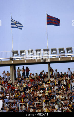 FIFA WM-Espana 1982 (Spanien 1982) 20.06.1982, Estadio Luis Casanova, Valencia. FIFA Fußball-Weltmeisterschaft 1982, Gruppe 5: Spanien gegen Jugoslawien. Spanischen Fans. Stockfoto