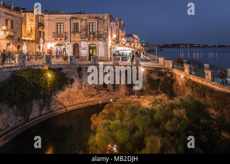 Fonte Aretusa - Springbrunnen von Arethusa - in Ortigia, Siracusa, Sizilien, Italien. Stockfoto