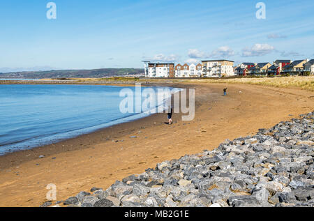 Der Strand, Discovery Center und Cafe Nord Dock Llanelli Carmarthenshire Stockfoto