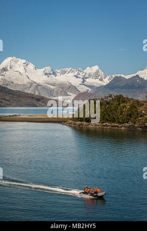 Cordillera Darwin und Entdecker, ein Sternzeichen, in Ainsworth Bucht, PN Alberto De Agostini, Feuerland, Patagonien, Chile Stockfoto