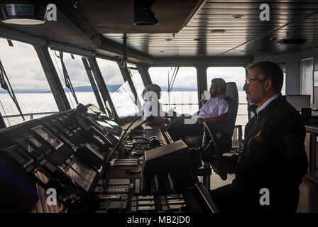 Crew, das Schiff Brücke, Ventus Kreuzfahrtschiff, Montego Bay, in der Nähe von Kap Hoorn, Feuerland, Patagonien, Chile Stockfoto