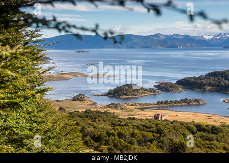 Panoramablick auf Wulaia Bucht, auch genannt Caleta Wulaia, Insel Navarino, Feuerland, Patagonien, Chile Stockfoto