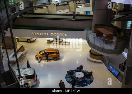 Innenraum der Renaissance Center in Detroit. Die Renaissance ist die Heimat der Welt Sitz der General Motors Corporation.