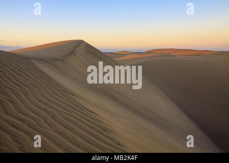 Gerippte und glatte Sand der Dünen von Maspalomas auf Gran Canaria. Stockfoto