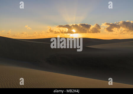 Gerippte und glatte Sand der Dünen von Maspalomas auf Gran Canaria. Stockfoto