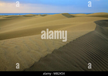 Gerippte und glatte Sand der Dünen von Maspalomas auf Gran Canaria. Stockfoto