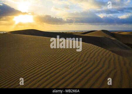 Gerippte und glatte Sand der Dünen von Maspalomas auf Gran Canaria. Stockfoto