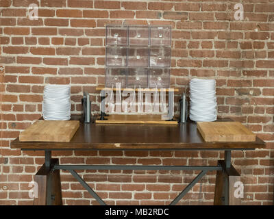 Leere Brot Container in Mittagessen Zimmer fertig gefüllt werden Stockfoto