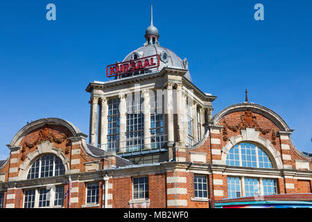 SOUTHEND-on-sea, Essex - 5. APRIL 2018: Blick auf die historischen Kursaal befindet sich in Southend-on-Sea, Essex, Großbritannien, am 5. April 2018. Es öffnete im Jahr 1901 Stockfoto