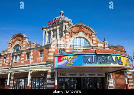 SOUTHEND-on-sea, Essex - 5. APRIL 2018: Blick auf die historischen Kursaal befindet sich in Southend-on-Sea, Essex, Großbritannien, am 5. April 2018. Es öffnete im Jahr 1901 Stockfoto