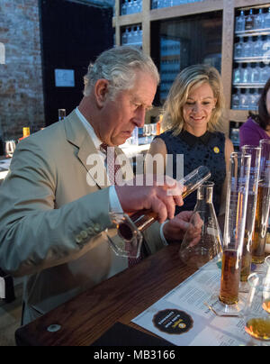 Der Prinz von Wales bei einer Tour durch die Bundaberg Rum Distillery, einschließlich das renovierte Bundaberg Rum Museum und besuchte er eine Gemeinschaft Festival. Stockfoto