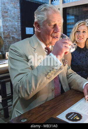Der Prinz von Wales bei einer Tour durch die Bundaberg Rum Distillery, einschließlich das renovierte Bundaberg Rum Museum und besuchte er eine Gemeinschaft Festival. Stockfoto