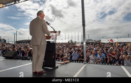 Der Prinz von Wales besucht eine Gemeinschaft Festival während einer Tour durch die Bundaberg Rum Distillery. Stockfoto