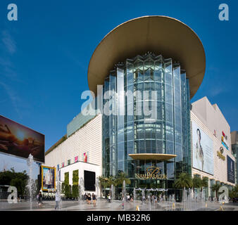 Siam Paragon Shopping Centre, Außenansicht, Brunnen vor der Glasfassade, Rama I Road, Pathum Wan district, Bangkok Stockfoto