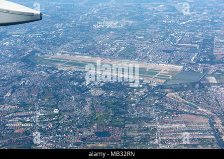 Luftaufnahme, Bangkok-Don Mueang Airport internationaler Flughafen, Don Mueang Distrikt, Bangkok, Thailand Stockfoto