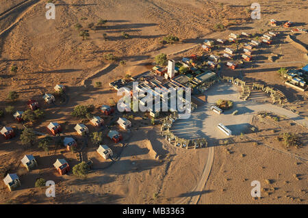 Sossusvlei Lodge, Sesriem, Namib Wüste, Luftaufnahme, Namib-Naukluft-Nationalpark, Namibia Stockfoto