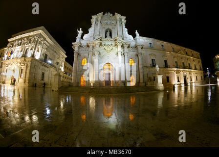 Duomo Square bei Nacht in Ortigia - Syrakus Stockfoto