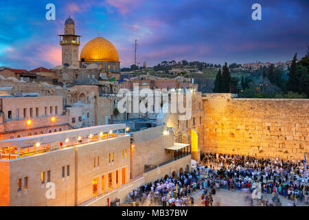Jerusalem. Stadtbild Bild von Jerusalem, Israel mit Felsendom und Klagemauer bei Sonnenuntergang. Stockfoto