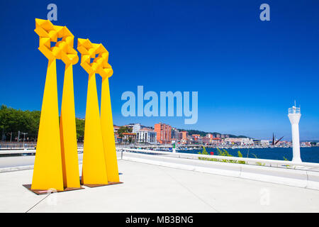 Madrid, Spanien - Juli 4,2017: Blick von Niemeyer Center Gebäude in Aviles. Das Kulturzentrum wurde von der brasilianische Architekt Oscar Niemeyer entworfen wurde. Stockfoto