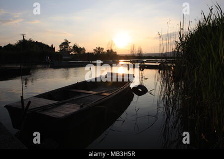 Sonnenuntergang am Velence See, Ungarn Stockfoto