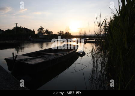 Sonnenuntergang am Velence See, Ungarn Stockfoto