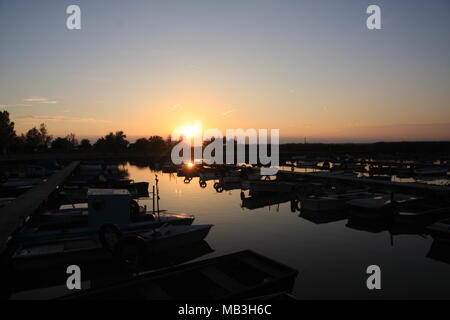 Sonnenuntergang am Velence See, Ungarn Stockfoto