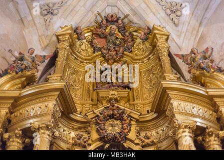 Briviesca, Spanien - 31. März 2018: Detail aus dem Innenraum der Kirche der Heiligen Maria in Briviesca, Provinz Burgos, Spanien Stockfoto