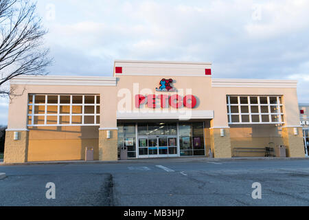 Ein petco Logo auf einem Store Front in Hagerstown, Maryland am 5. April 2018 gesehen. Stockfoto