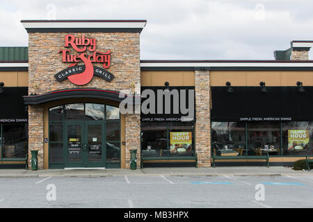 Ein Ruby Tuesday Restaurant Lage in Frederick, Maryland am 5. April 2018. Stockfoto