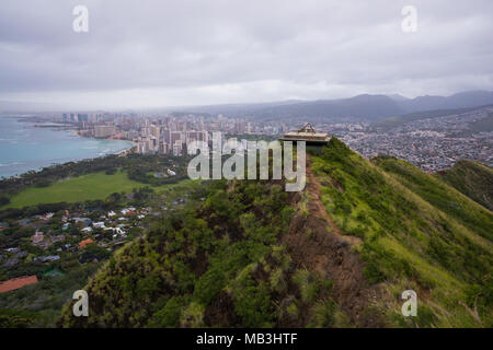 Waikiki Beach vom Diamond Head Gipfel Stockfoto