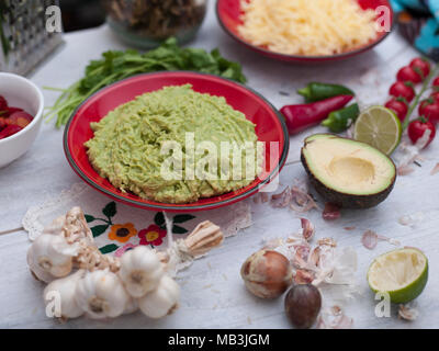 Selbstgemachte Guacamole im mexikanischen Stil Küche Stockfoto