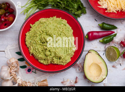 Selbstgemachte Guacamole im mexikanischen Stil Küche Stockfoto