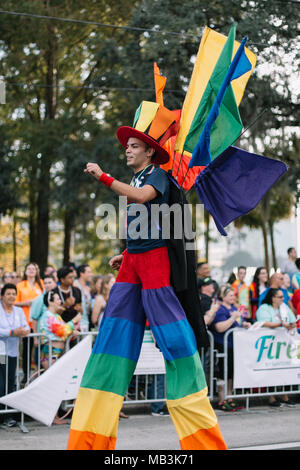 Delta Airlines Mitarbeiter am Orlando Pride Parade (2016). Stockfoto