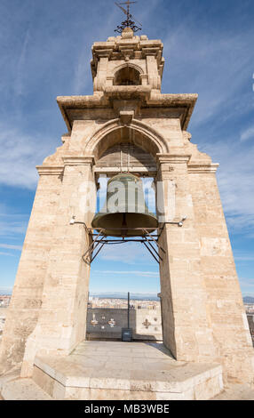 Bell auf dem Turm der Kathedrale in Valencia Stockfoto